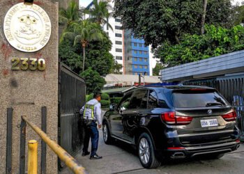 Philippines protests over Chinese naval activities