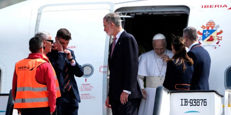 Pope Leo: Technical failure on his plane