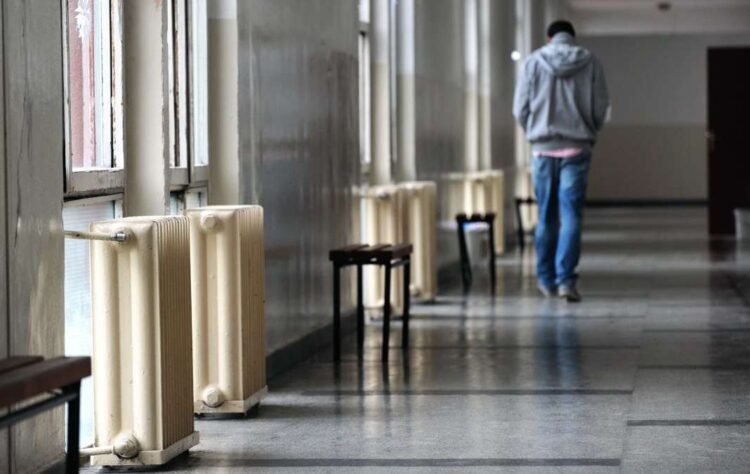 On Tuesday, the second registration in June for enrollment in secondary schools, more than 11,000 places are available