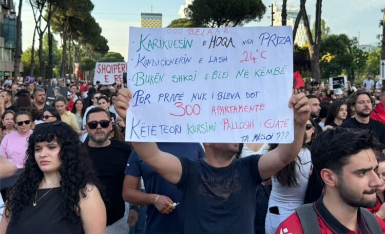 Citizens demand Rama’s resignation, mock Balluk: I unplugged the charger, but I couldn’t buy 300 apartments like Belinda