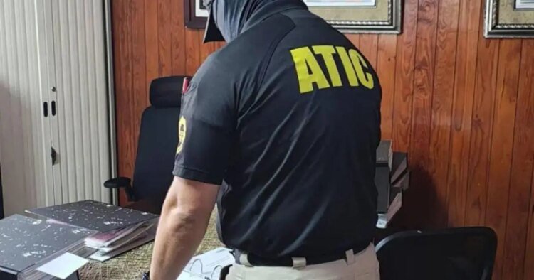 Atic investigates hospitals and seizes documents in the SIT