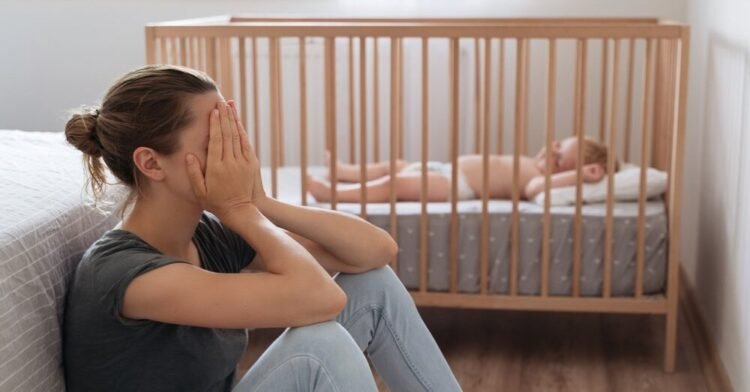 Instead of happiness, there are tears and guilt: these are the signs that a young mother needs to seek help