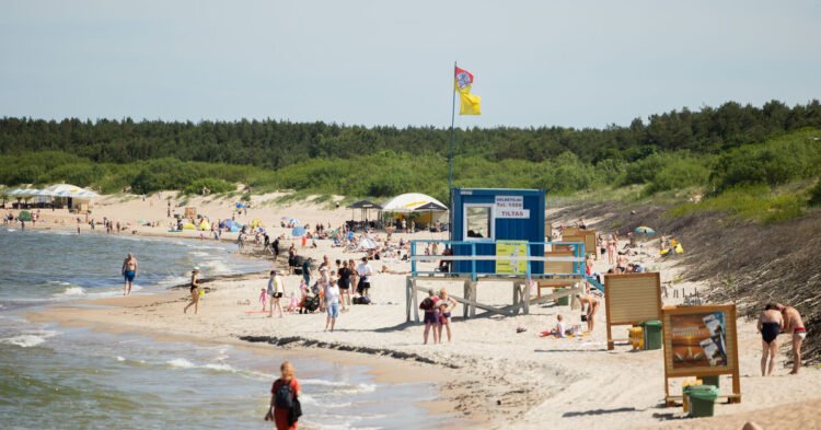 Palanga and Klaipėda lifeguards warn: swimming is dangerous, currents can carry you away