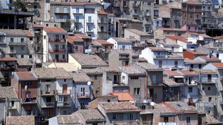 An Australian couple bought a house in Sicily for just one euro, and then discovered the real truth