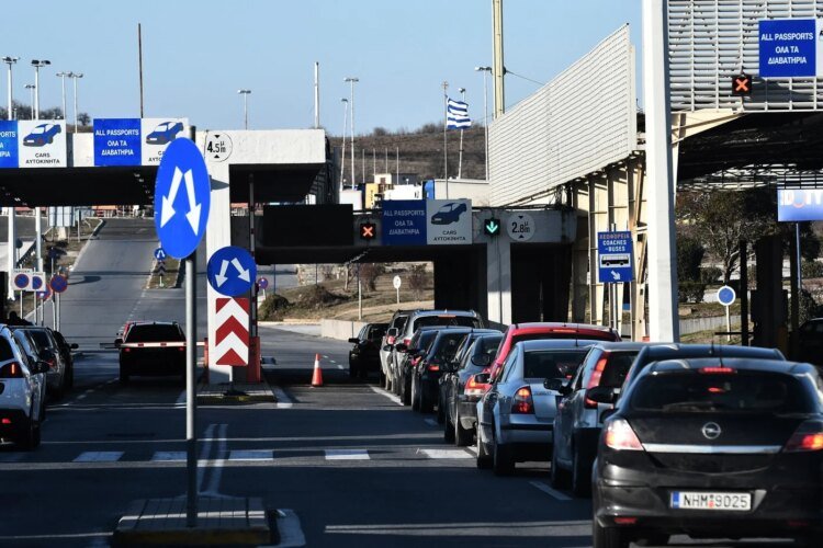 How to lose only 15 minutes at the border to Greece: This route is a secret