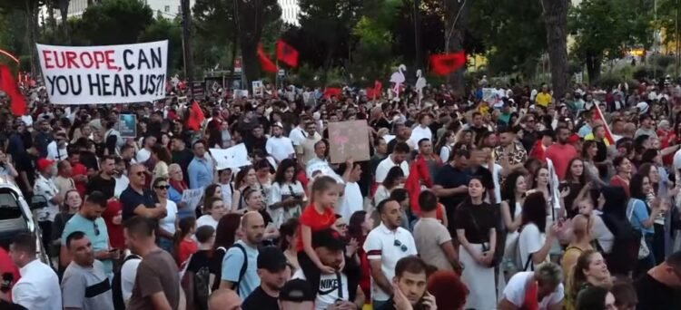 “I will not stop until Edi Rama resigns!” – Protester: We are not intimidated by threatening phone calls and patronageists! Fear is dead