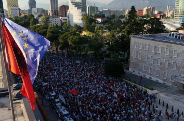 Italian newspaper: Protests in Albania turn into anti-Semitism. Jews and Israelis targeted – Shqip.com