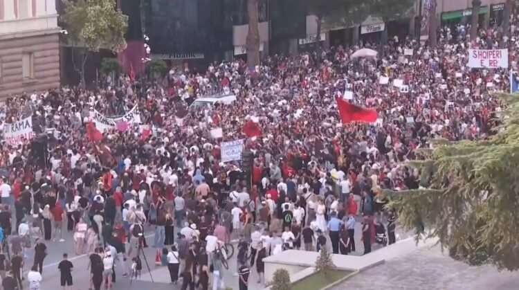 “The world is listening to your voice!” – Eva Buzo joins the protest against Rama: Don’t give up, fight for the government you deserve