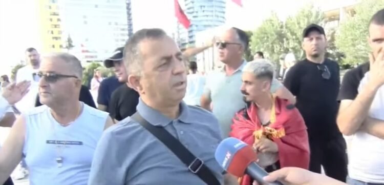 “They treat us like animals!” – The citizen explodes in the 16th protest: We buy drugs contraband, we do dialysis in the basement