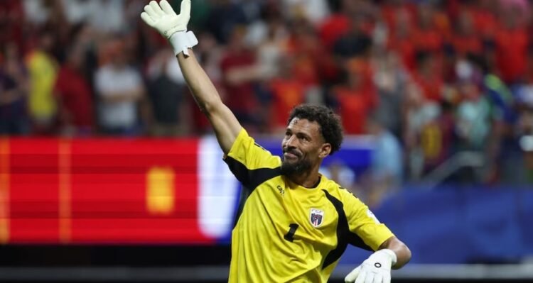 The number of followers of Vozinha, who became a giant against Spain, doubled after the historical match