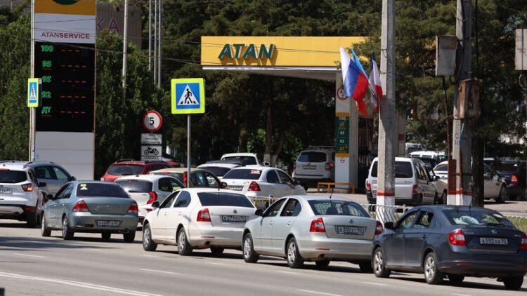 Done, the pumps are dry. Russia, the oil power, has stopped fuel sales in Crimea. Other regions also have big problems – World – News