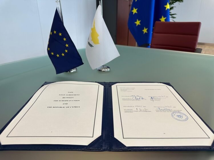 SAFE: Cyprus signs the loan agreement