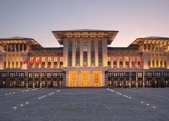 Covered, overtook the palace by 1.5 billion lira