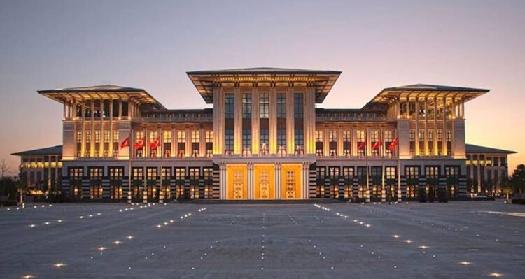 Covered, overtook the palace by 1.5 billion lira