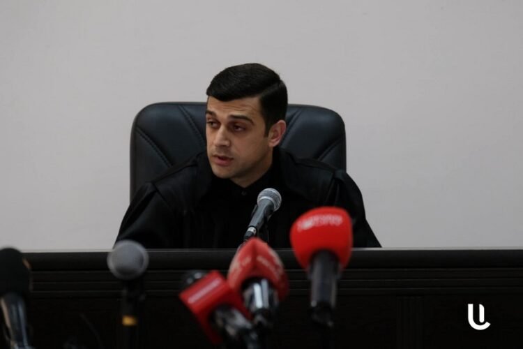 The court decided to forcibly bring the former defense minister to court
