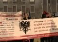 VIDEO/ “We filled the artists’ pockets, sold out”- Diaspora with the giant banner, reveals 6 demands: From resignation and technical government, to the Electoral Code
