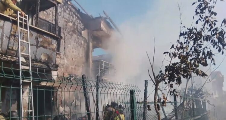 Fire in 2-storey villa in Silivri