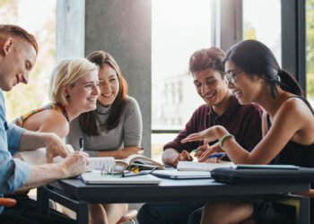 The trick of recent graduates: They apply to the next school even without interest in studying, thus saving hundreds of euros – Home – News