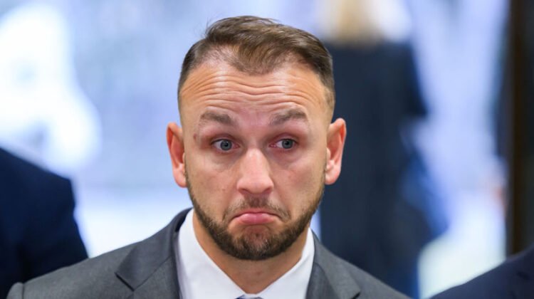 Execution against Šutaj Eštok is not taking place. The court overturned the original verdict, the police officers around Čurillo will not see the money yet – Domáce – Správy