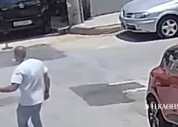 Piraeus: The moment when the two brothers try to escape from the 77-year-old man with the trident (video)