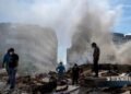 Looting and rage in Venezuela – father and son rescued alive 4 days after earthquakes
