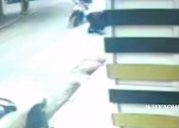 The moment of the arrest of a 32-year-old armed man in the center of Athens (video)