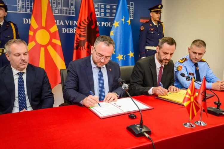 Toshkovski and Ljamalari signed an agreement on the establishment of joint border crossings and joint border controls between Macedonia and Albania