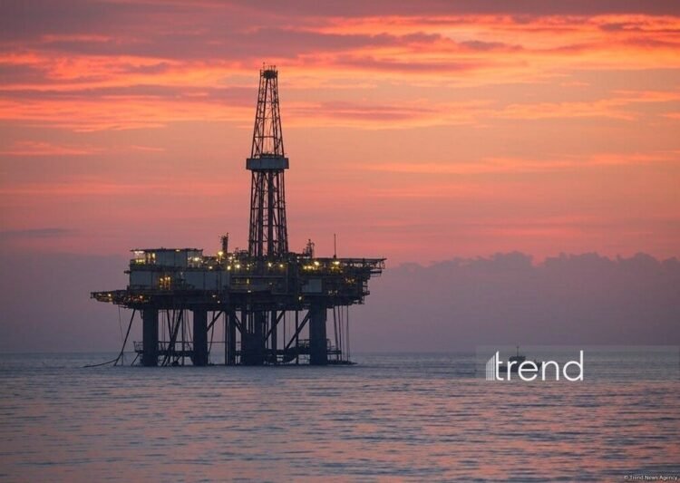 Azerbaijani oil declines in price
