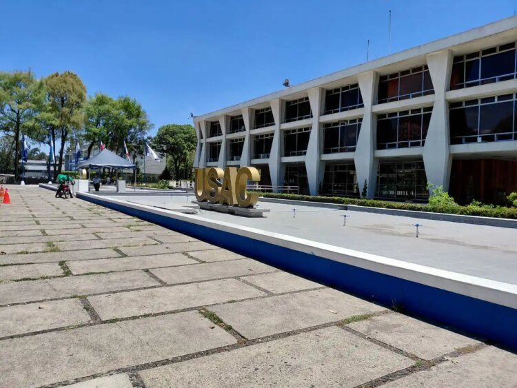 CC stops protections that had suspended the re-election of Walter Mazariegos as rector of the Usac