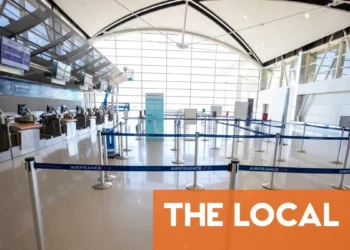 Can an airport concierge service help you with EES in France?