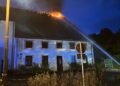 Emergency services mobilised: Firefighters tackle major blaze at former sports hall in Lultzhausen