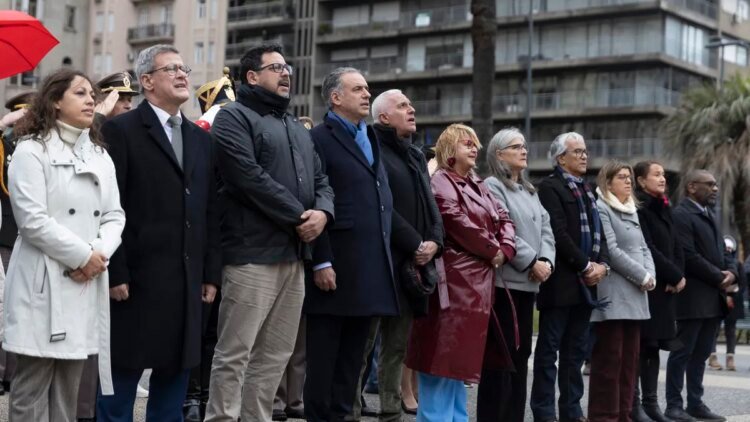 IN PHOTOS: Orsi led the tribute to Artigas on the 262nd anniversary of his birth