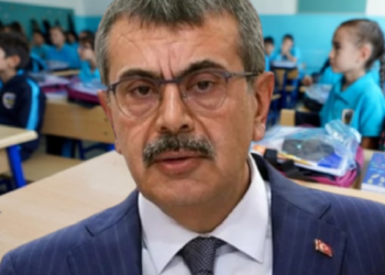https://www.sozcu.com.tr/ara-tatiller-icin-karar-verildi-p326969