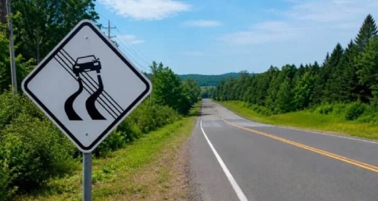Those who see the 4-striped car sign on the road will be relieved: Most drivers do not know its meaning.