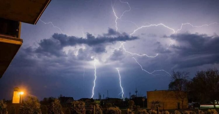 Meteorologists warn: thunderstorms will hit half of Lithuania