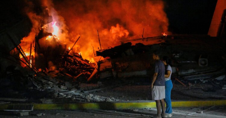 Biggest quake in 100 years: 164 dead, nearly 1,000 injured