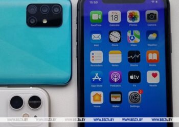 Belarusian reporters condemn Apple for removing Russian social network apps from AppStore