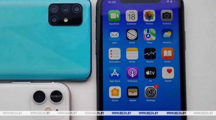 Belarusian reporters condemn Apple for removing Russian social network apps from AppStore