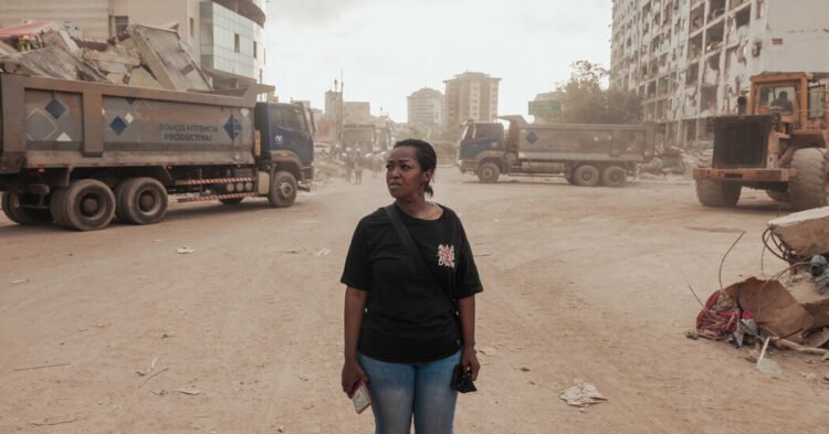 Sifting Through Venezuela Earthquakes’ Rubble, and the Ashes of a Revolution