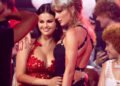 Karlie Kloss, Jason Sudeikis and More Guests Arrive at Taylor Swift’s Wedding