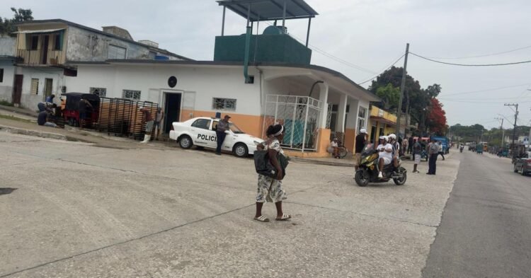 11J: Between gunshots and blackouts, Regla lives 11J under tension