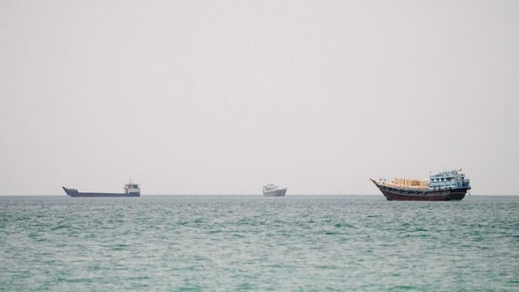 Gulf News | Washington and Tehran stop mutual attacks… and Trump announces a meeting between the two parties in Doha