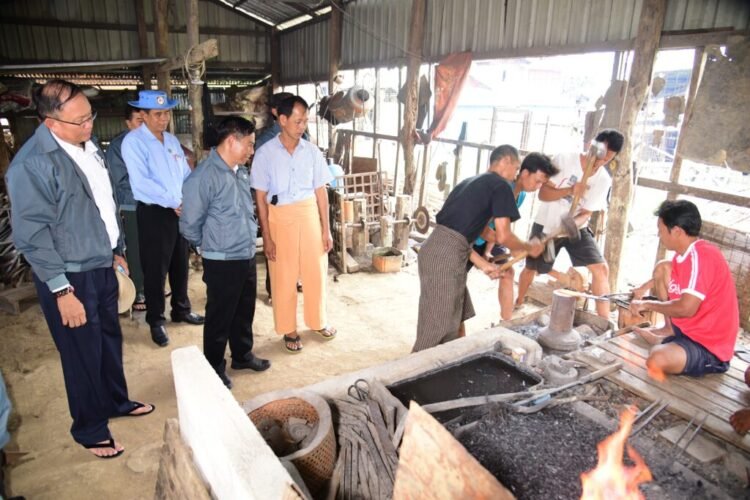 Shan State CM releases fingerlings into Inlay Lake, tours local MSMEs