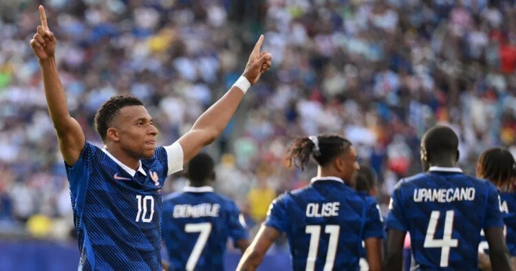 Telex: The French attacking machine crushed the Swedes, the double Mbappé set a record