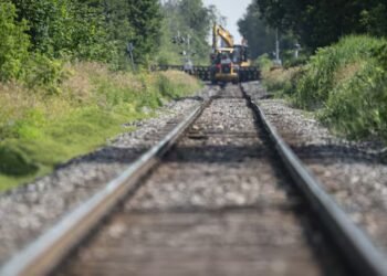 Railway operations slowly resume in Repentigny, Que., following major derailment