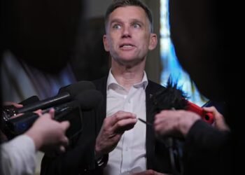 Quebec City mayor called out for comments on homelessness, encampments