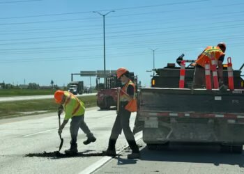 Car ‘took a beating’ after Manitoba highway buckles from extreme heat