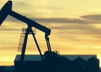 From deficit to surplus? Alberta’s bleak budget outlook ‘changed dramatically’ as oil prices rise