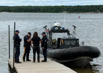 ‘Just want them to come home’: Family of 2 boys missing in Manitoba lake in pain, says lodge owner
