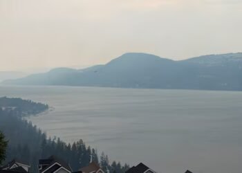 More than 500 properties under evacuation alert as wildfire burns north of West Kelowna